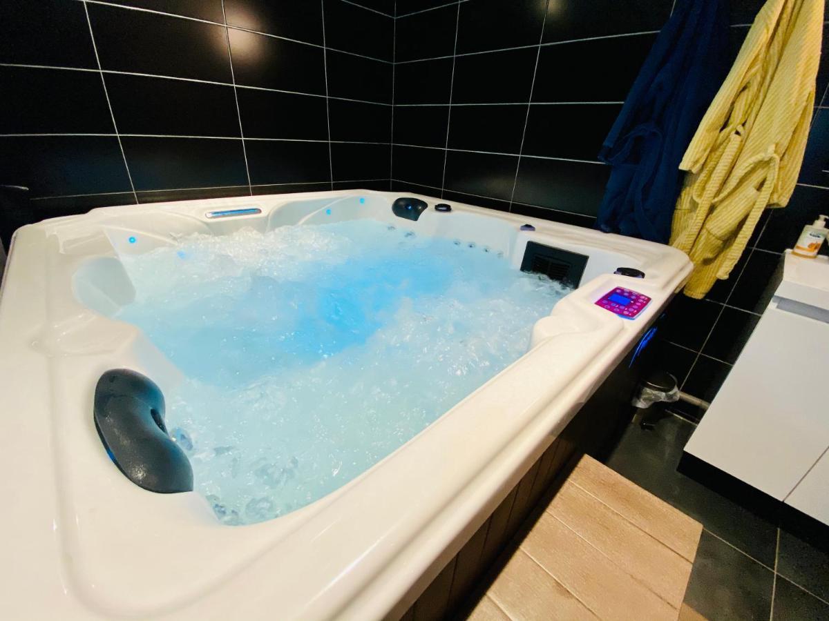 JACUZZI dans appartement T2 centre-ville Rouen Extérieur photo