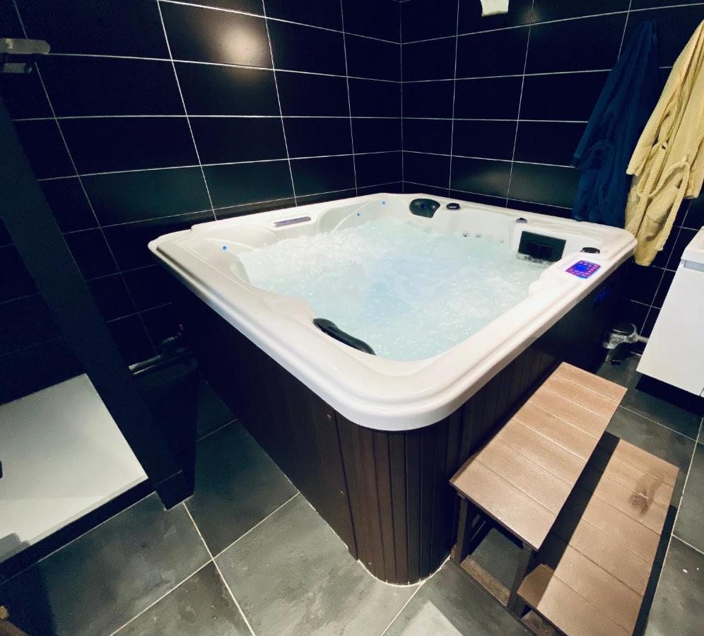 JACUZZI dans appartement T2 centre-ville Rouen Extérieur photo