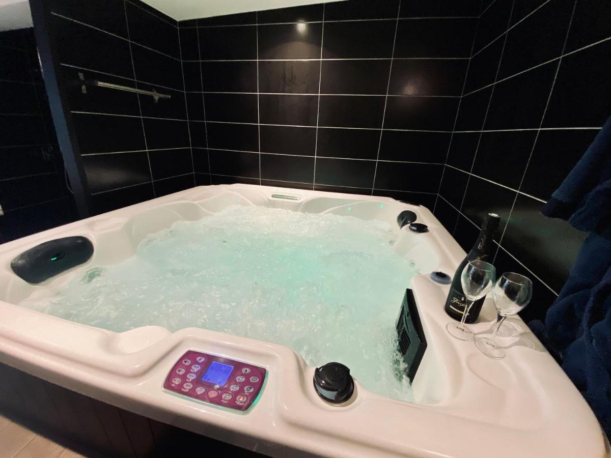 JACUZZI dans appartement T2 centre-ville Rouen Extérieur photo