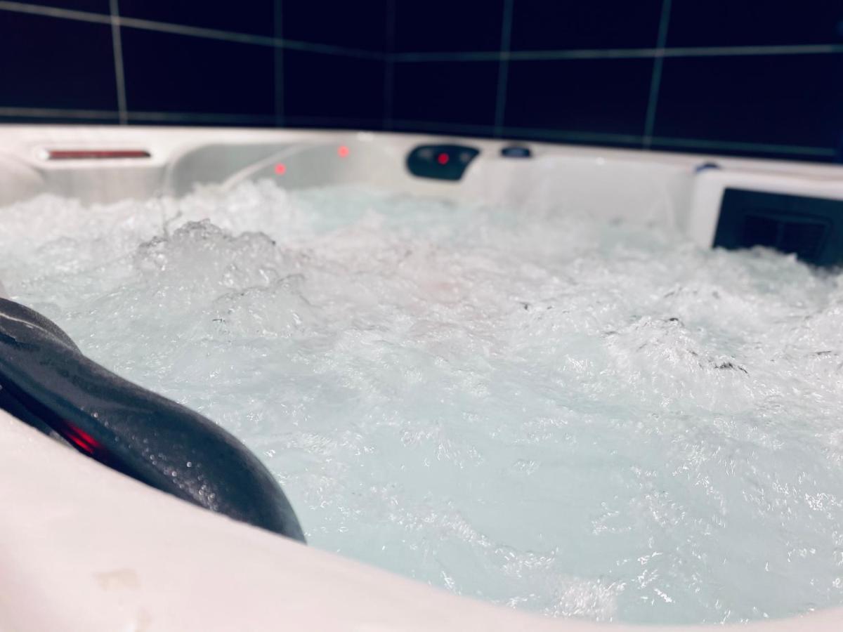 JACUZZI dans appartement T2 centre-ville Rouen Extérieur photo